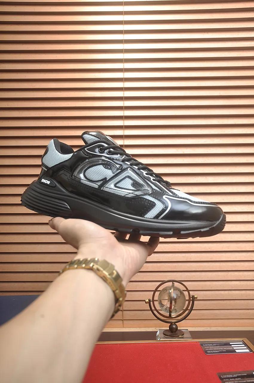 Men's men's shoes 💰: 520💶 (top original order) Brand: Dior (Dior) Standard code: Men's code 38-44 (45 customized) Level: Same style as the official website Material: Top-quality original cowhide stitched together Original wear-resistant and lightweight outsole Style category: Fashionable casual shoes Distinguished luxury brand elements top luxury Color: Actual picture color